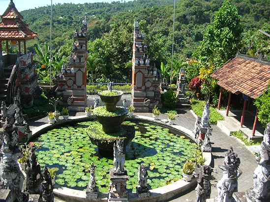 North Bali private tour to Buddhist temple