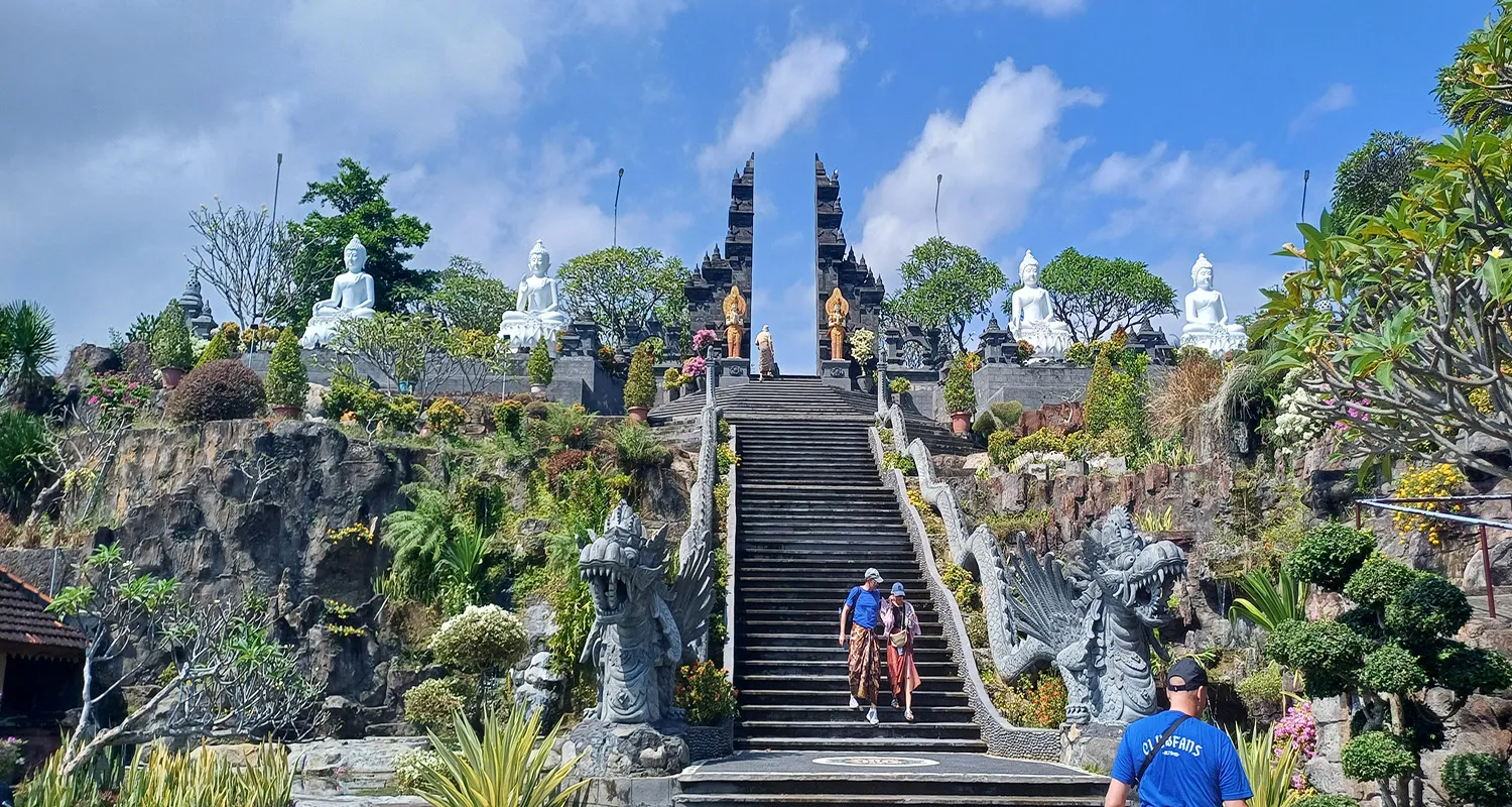 Brahmavihara Arama Buddhist temple North Bali meditation