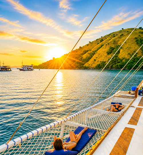 komodo tour boat