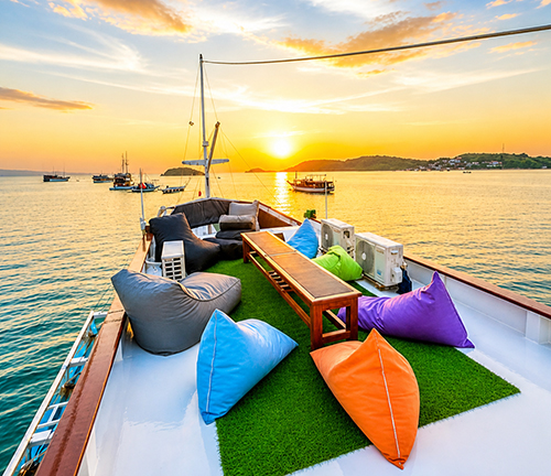 komodo tour boat